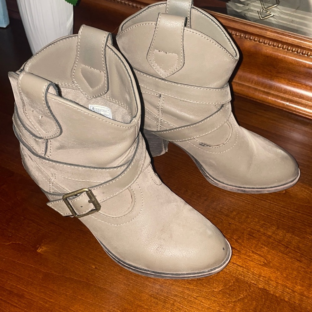 Women’s Grey Booties - Size 6 (used)